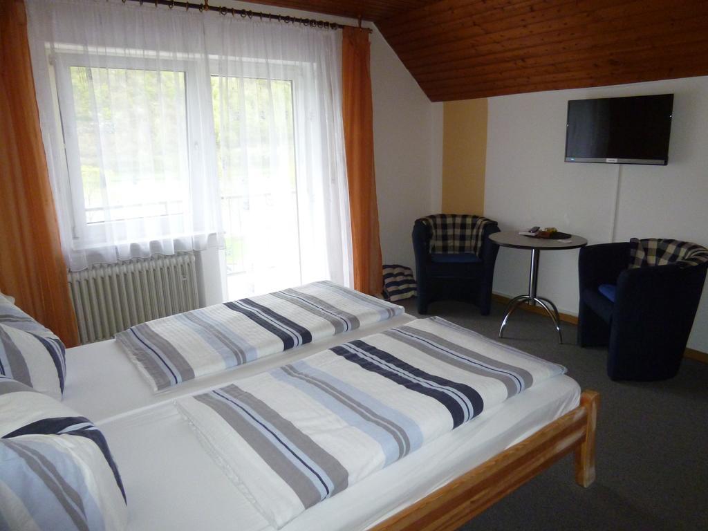 Wein- Und Gaestehaus St. Aldegundishof Sankt Aldegund Esterno foto