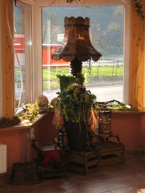 Wein- Und Gaestehaus St. Aldegundishof Sankt Aldegund Esterno foto